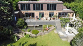 Stunning Surrey Hills Country House set in half an acre
